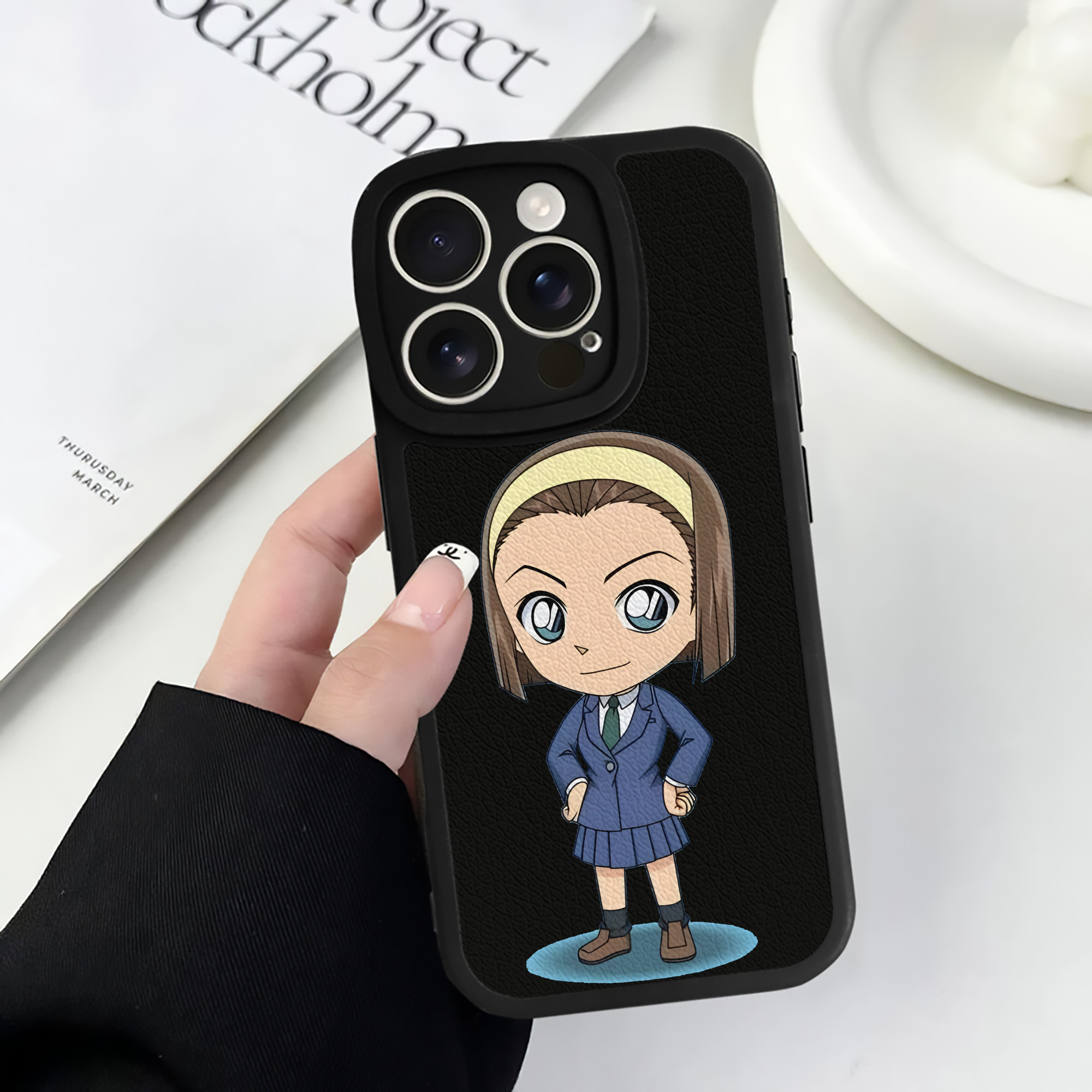 （画像用） 名探偵コナン 吉田 歩美 よしだ あゆみ Detective Conan my Yeager 【iPhone 16シリーズ対応】シリコンスマホケース（レザー調） 材質：シリコン